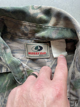 Load image into Gallery viewer, Vintage Mossy Oak Shadow Leaf Camo Button Up Shirt (XL)