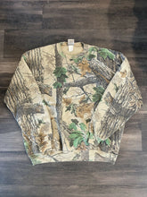 Load image into Gallery viewer, Vintage Realtree Camo Cotton Crewneck (3XL)