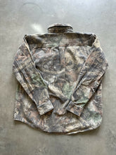 Load image into Gallery viewer, Vintage L.L. Bean Realtree Advantage Timber Camo Chamois Shirt (L)