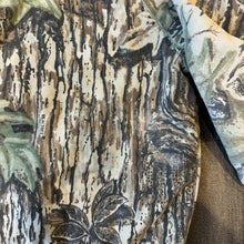 Load image into Gallery viewer, 1990’s Duxbak Realtree Camo Hooded Jacket (L)