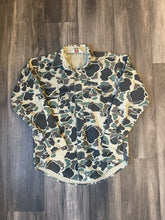 Load image into Gallery viewer, 1990’s Cabela’s Duck Camo Chamois Shirt (M)