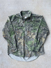 Load image into Gallery viewer, Mossy Oak Obsession Camo Chamois Shirt (L)