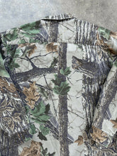 Load image into Gallery viewer, Vintage Walls Realtree Camo Button Up (XXL/XXXL)