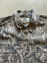 Load image into Gallery viewer, Vintage Mossy Oak Treestand Camo Strap Shirt (L)
