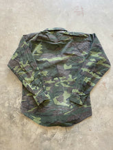 Load image into Gallery viewer, Vintage Woodland Camo Button-Up Shirt (L)