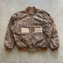Load image into Gallery viewer, Vintage Columbia Mossy Oak Bottomland Camo Puffer Jacket (L)