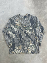 Load image into Gallery viewer, Vintage MossyOak Breakup Camo Henley (XL)