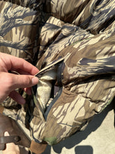 Load image into Gallery viewer, Vintage Browning MossyOak Treestand Camo Puff Jacket (XL)