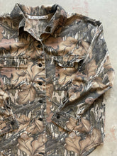 Load image into Gallery viewer, Vintage Custom Mossy Oak Fall Foliage Camo Button-Up Shirt (XL)