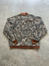Load image into Gallery viewer, Vintage Mossy Oak Treestand Camo Bomber Jacket (L)