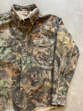 Load image into Gallery viewer, Vintage Five Brothers Realtree Advantage Timber Camo Chamois Shirt (XL)