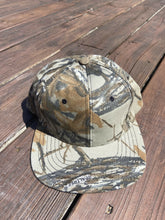 Load image into Gallery viewer, New Vintage Realtree Snapback Hat