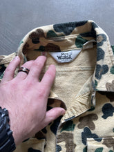 Load image into Gallery viewer, Vintage Woolrich Duck Camo Chamois Shirt (M)