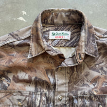 Load image into Gallery viewer, Vintage Realtree Camo Button Up Shirt (L)