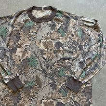 Load image into Gallery viewer, Vintage Realtree Advantage Camo Shirt (2XL)