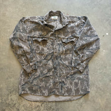 Load image into Gallery viewer, Vintage Mossy Oak Treestand Camo Chamois Shirt (L)