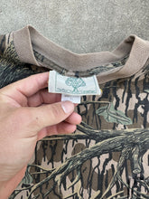 Load image into Gallery viewer, Vintage MossyOak Treestand Camo Pocket T (L)