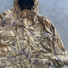 Load image into Gallery viewer, Vintage Cabela’s Advantage Wetlands Camo Jacket (L-Tall)