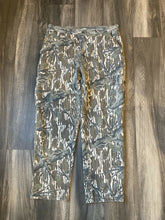 Load image into Gallery viewer, 1990’s Mossy Oak Treestand Camo Pants (XL 40x31.5)