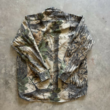 Load image into Gallery viewer, Vintage Realtree Camo Button Up Shirt (XL)