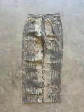 Load image into Gallery viewer, 90’s Duxbak Realtree Camo Denim Pants (M)