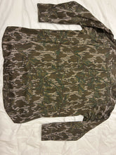 Load image into Gallery viewer, Vintage Greenleaf Button Down