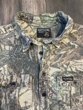 Load image into Gallery viewer, 1990’s Rattlers Brand Realtree Camo Chamois Shirt (XL)