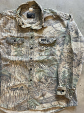 Load image into Gallery viewer, Vintage Faded Realtree Camo Chamois Shirt (2XL)