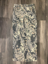 Load image into Gallery viewer, Vintage Mossy Oak Breakup Camo Adjustable Waist Pants (M)