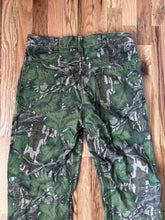 Load image into Gallery viewer, Mossy oak Full foliage hunting camo pattern pants men’s size 32x34 vintage 80s made in USA