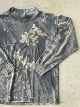 Load image into Gallery viewer, Vintage Mossy Oak Breakup Camo Mock Neck Shirt (M)