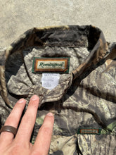 Load image into Gallery viewer, Vintage Remington Break Up Lightweight Buttom Up (XL)
