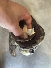 Load image into Gallery viewer, Vintage Mossy Oak Treestand Camo Gloves (L)