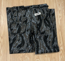 Load image into Gallery viewer, NEW Vintage Ranger Pants Medium