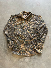 Load image into Gallery viewer, Vintage Mossy Oak Shadow Grass Camo Chamois Shirt (S)