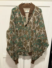 Load image into Gallery viewer, Mossy Oak Greenleaf Bomber Jacket (XXXL)