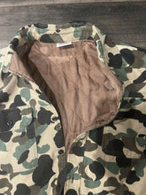 Load image into Gallery viewer, 1990’s Duck Camo Insulated Chamois Button Up Shirt (L)
