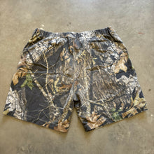 Load image into Gallery viewer, 2000’s Mossy Oak Breakup Camo Shorts (XL)