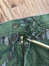 Load image into Gallery viewer, Mossy oak Full foliage hunting camo pattern pants men’s size 32x34 vintage 80s made in USA