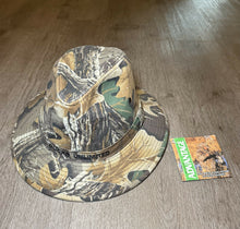 Load image into Gallery viewer, NWT Vintage Dorfman-Pacific Duck's Unlimited Fedora Outback Hat Advantage Camo