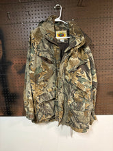 Load image into Gallery viewer, Size L Vintage 6 pocket Blue Bill Realtree Advantage coat