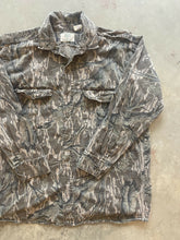 Load image into Gallery viewer, Vintage Mossy Oak Treestand Camo Strap Shirt (L)