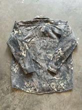 Load image into Gallery viewer, Vintage Mossy Oak Breakup Camo Chamois Shirt (XL)