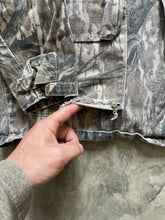 Load image into Gallery viewer, 90’s Distressed Mossy Oak Treestand Camo 3-Pocket Jacket (M) 🇺🇸