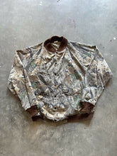 Load image into Gallery viewer, Vintage Spartan Realtree Camo Bomber Jacket (XL)