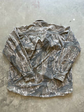 Load image into Gallery viewer, Vintage Mossy Oak Treestand Camo Chamois Shirt (L)