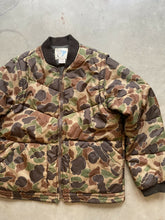 Load image into Gallery viewer, Vintage Trophy Club Duck Camo Puffer Jacket (L)