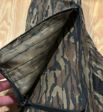 Load image into Gallery viewer, Vintage Mossy Oak Arrow Quiver