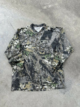Load image into Gallery viewer, Vintage MossyOak Breakup Camo Henley (XL)