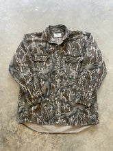 Load image into Gallery viewer, Vintage Mossy Oak Treestand Camo Chamois Shirt (L)